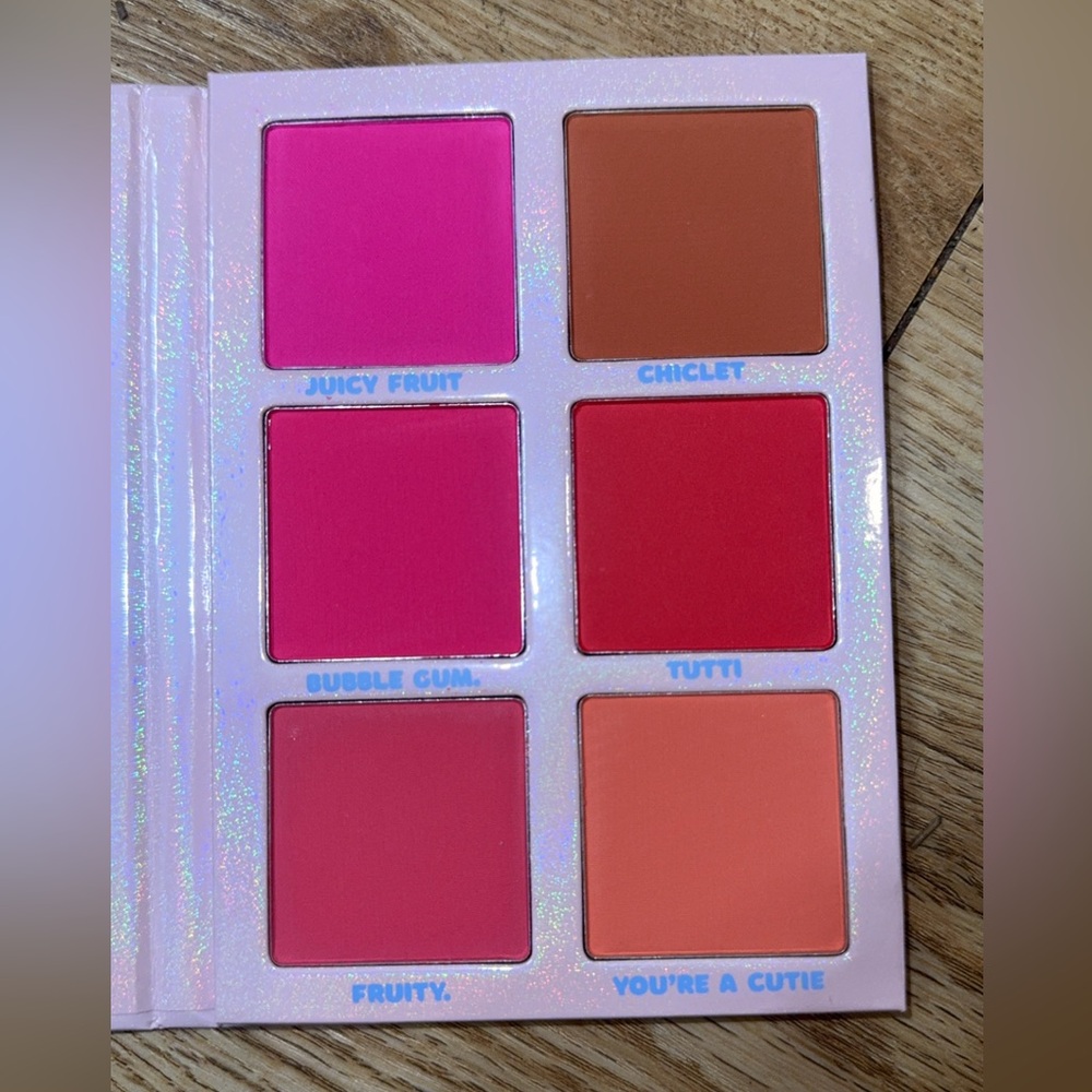 Blushing Bubbles Makeup Blush - Pink